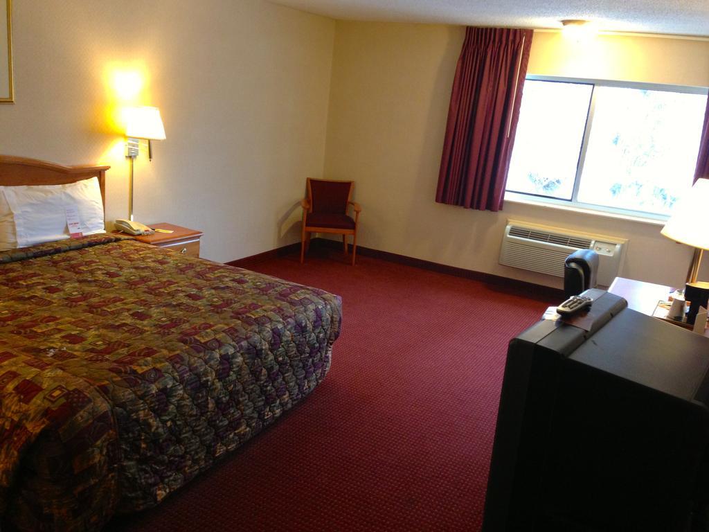 Red Roof Inn Plus+ Poughkeepsie Bilik gambar